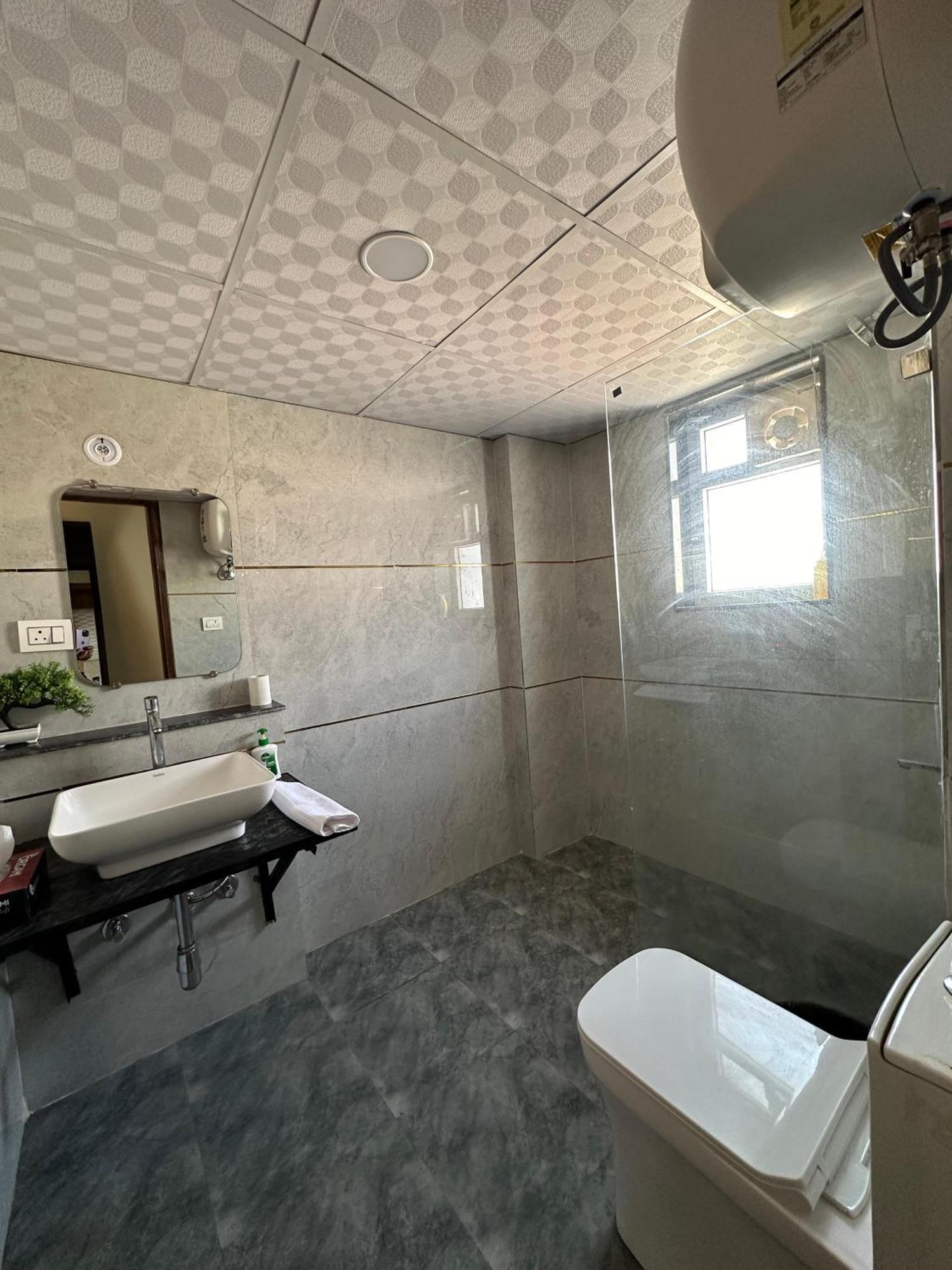 Sky Villa With Private Pool Noida Exterior photo