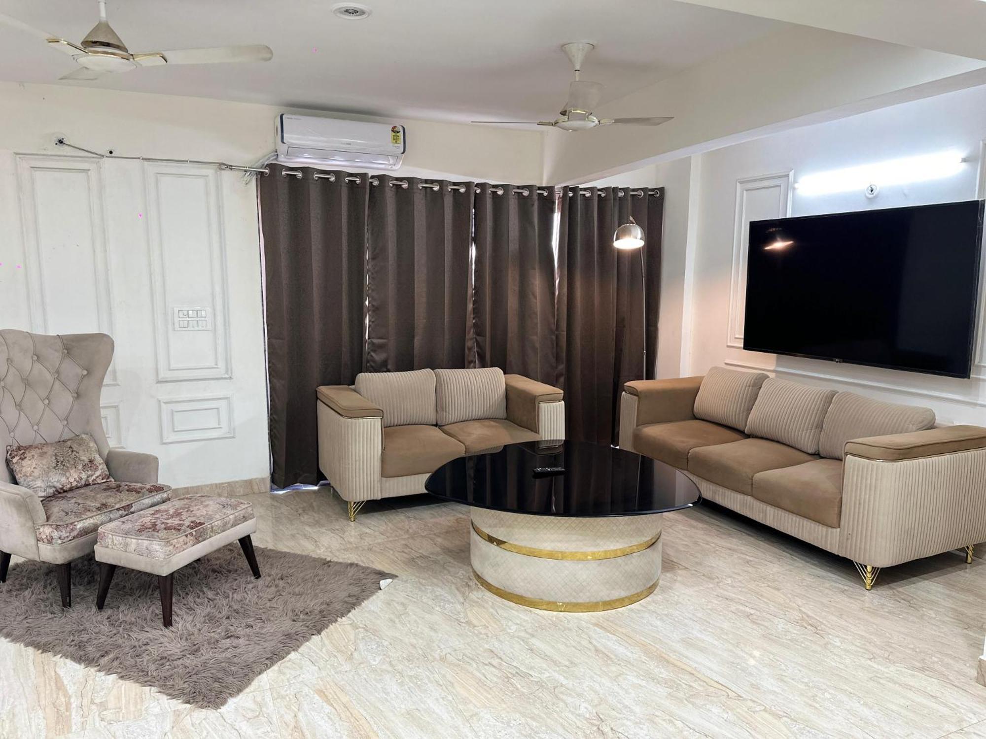 Sky Villa With Private Pool Noida Exterior photo