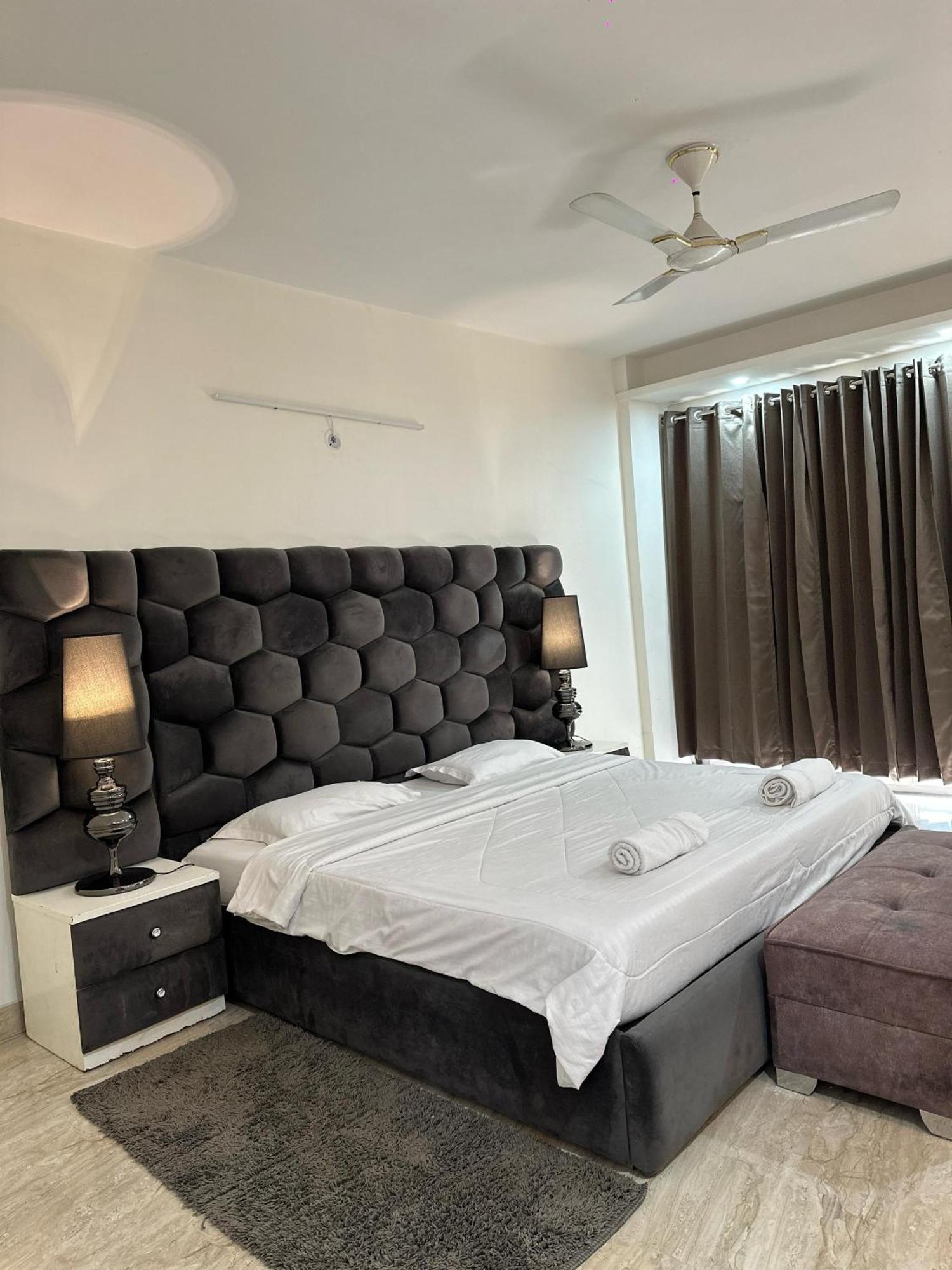Sky Villa With Private Pool Noida Exterior photo