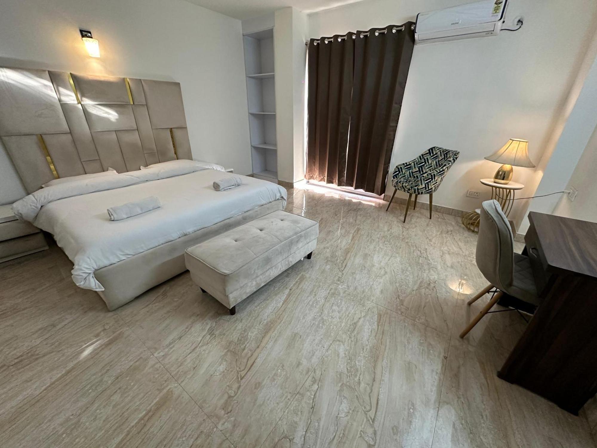 Sky Villa With Private Pool Noida Exterior photo