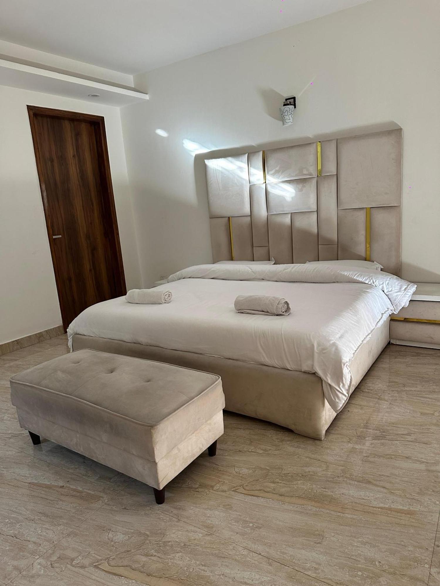 Sky Villa With Private Pool Noida Exterior photo